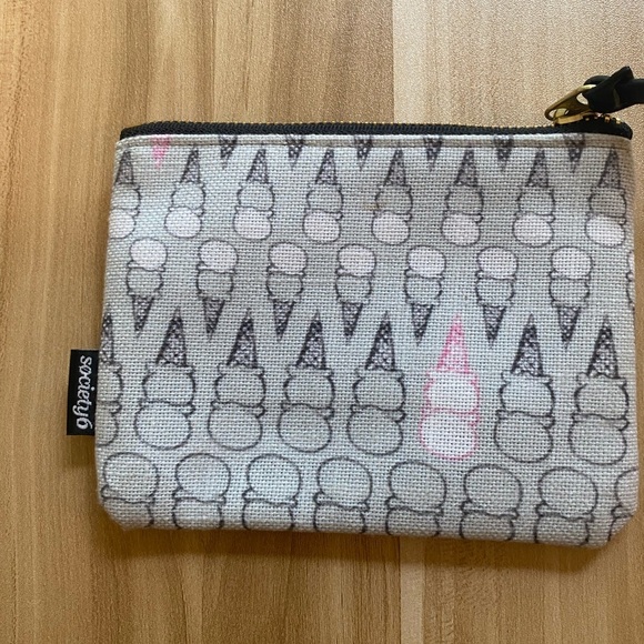 New No Tags Society6  Carry All Iphone Zipper Pouch Bag Clutch Ice cream Cones - Picture 4 of 6
